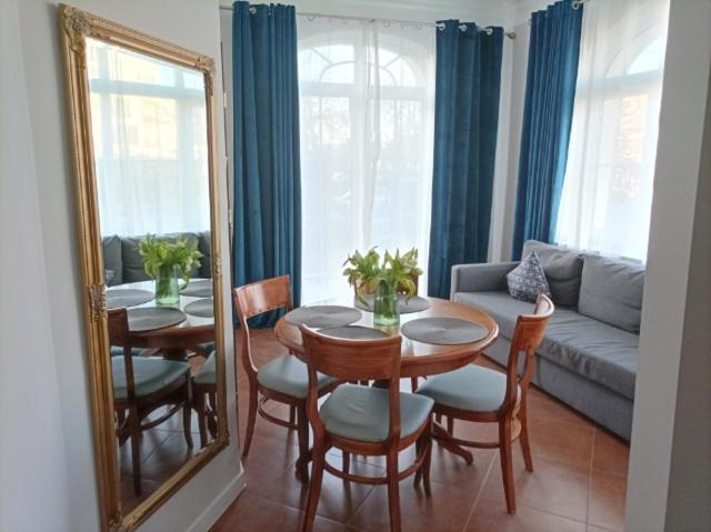 Uzdrowiskowa 7, Apartment *